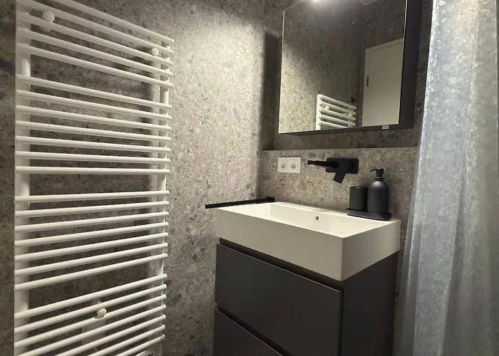 Comfort & Style At Cloche D'or